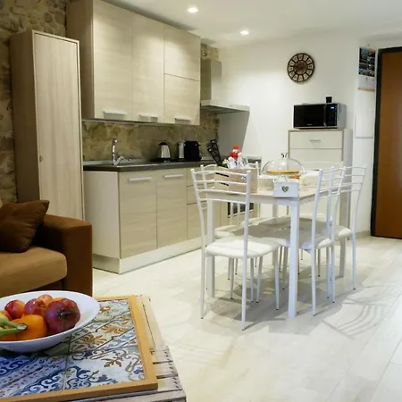 Al Teatro Bed & Breakfast *